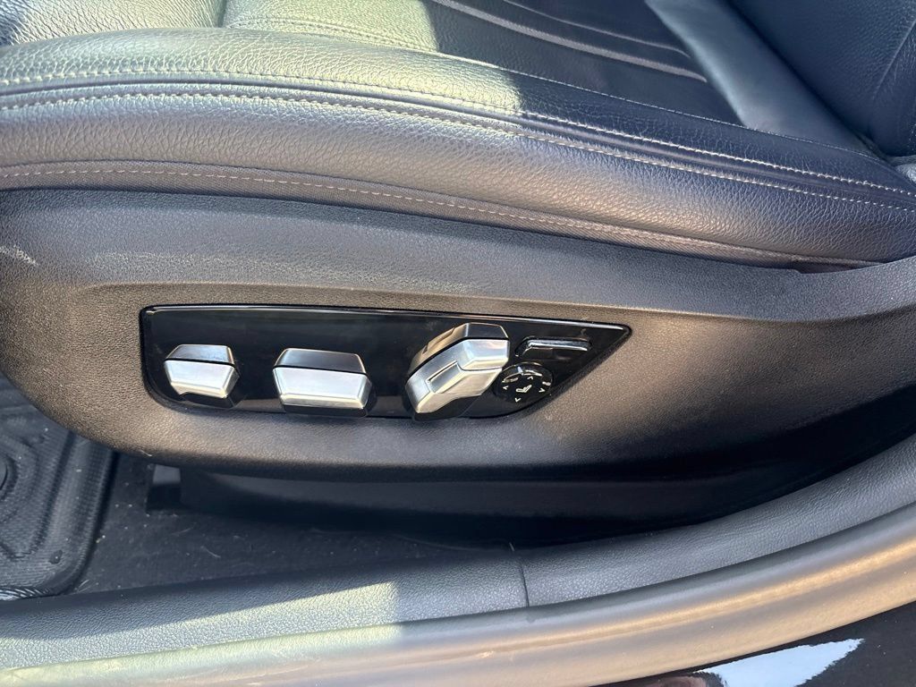 Used 2020 BMW M550i xDrive AWD/4WD image 14