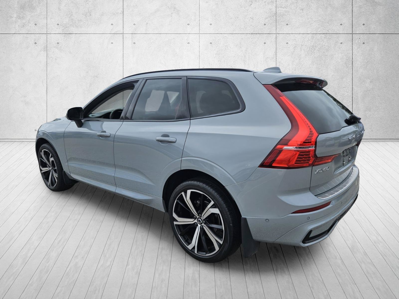 Used 2024 Volvo XC60 B5 Ultimate w/ Protection Package Premier AWD/4WD image 5