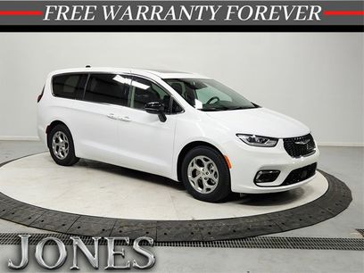 Used 2024 Chrysler Pacifica Limited