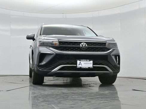 Used 2023 Volkswagen Taos SE w/ Panoramic Sunroof Package AWD/4WD image 45