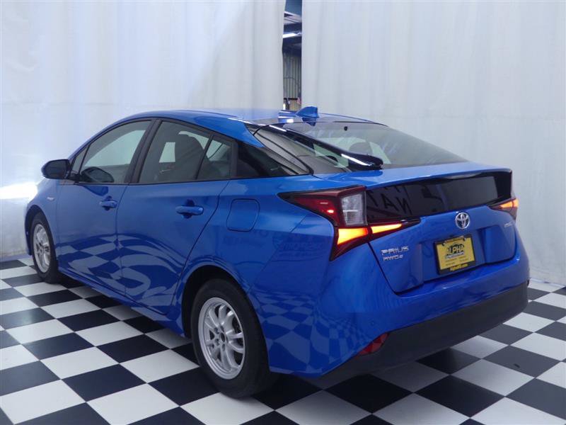Used 2020 Toyota Prius LE AWD/4WD image 4