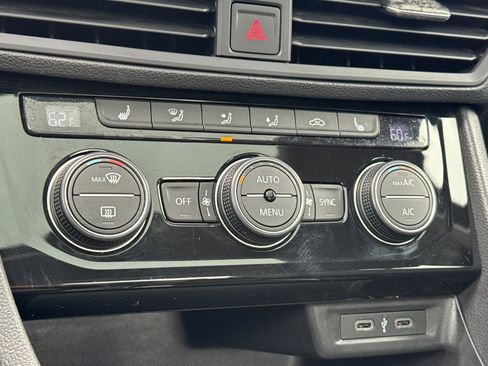 Used 2020 Volkswagen Jetta SE image 21