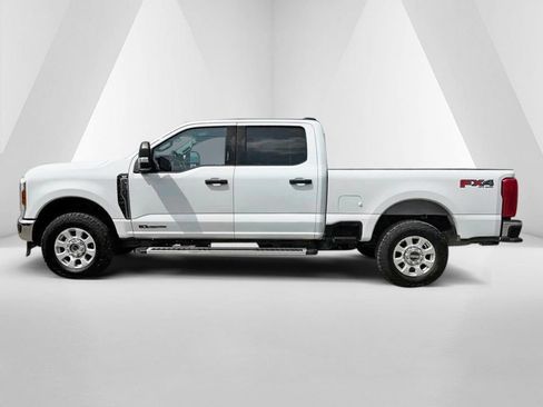 Used 2024 Ford F250 XLT w/ FX4 Off-Road Package AWD/4WD image 4
