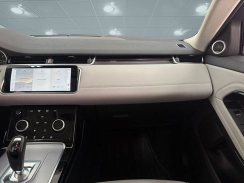 Used 2023 Land Rover Range Rover Evoque SE image 13