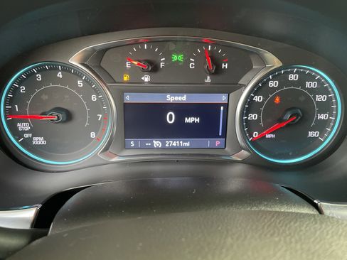 Used 2023 Chevrolet Traverse LT image 8