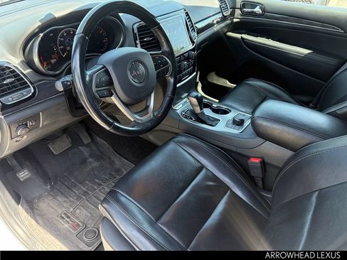Used 2020 Jeep Grand Cherokee Overland AWD/4WD image 11