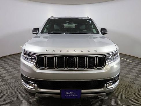 Used 2024 Jeep Wagoneer L Series II w/ Flexible Seating Group AWD/4WD image 3