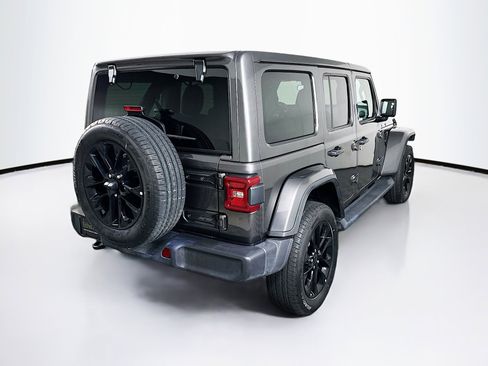 Used 2025 Jeep Wrangler Unlimited Sahara AWD/4WD image 9