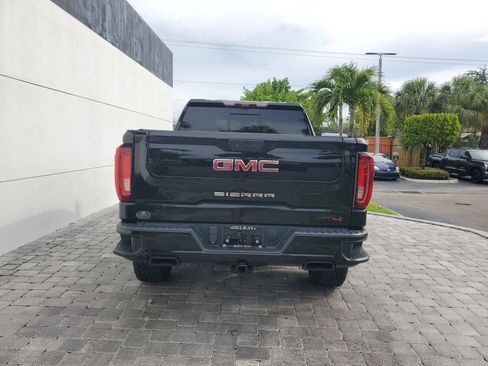 Used 2022 GMC Sierra 1500 AT4 w/ AT4 Premium Package AWD/4WD image 5