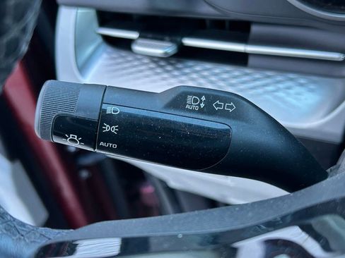 Used 2024 Kia Carnival LX FWD image 25