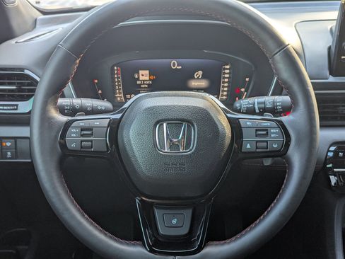 Used 2025 Honda Pilot Black Edition image 21