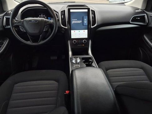 Used 2024 Ford Edge SE image 17