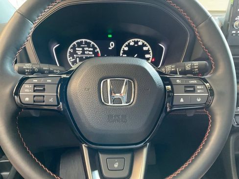 Used 2025 Honda Pilot TrailSport image 12