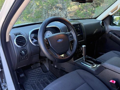 Used 2010 Ford Explorer Sport Trac XLT RWD image 13