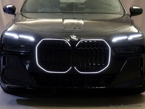Used 2026 BMW 740i xDrive w/ Premium Package AWD/4WD image 6