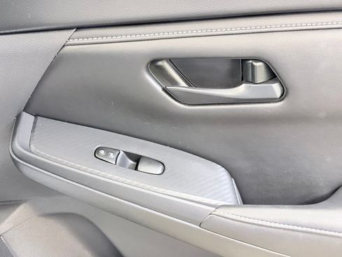 Used 2025 Nissan Sentra S FWD image 32