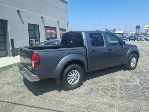 Used 2019 Nissan Frontier SV AWD/4WD image 6