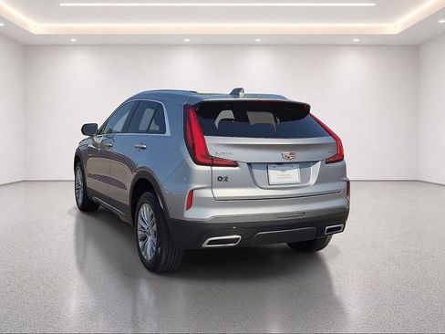 Used 2025 Cadillac XT4 Premium Luxury FWD image 4