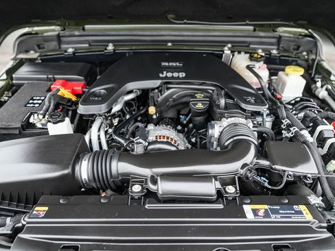 Used 2021 Jeep Gladiator Sport image 25