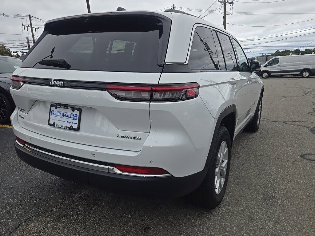 Certified 2024 Jeep Grand Cherokee Limited w/ Luxury Tech Group II AWD/4WD image 12
