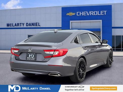 Used 2018 Honda Accord Sport image 5