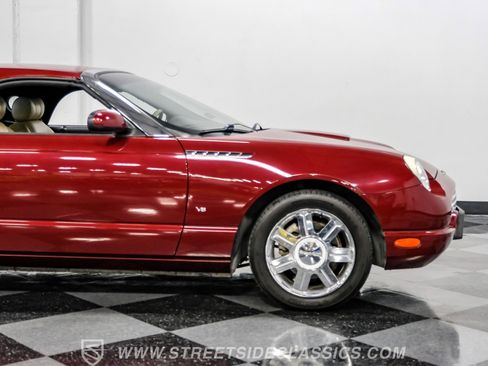 Used 2004 Ford Thunderbird image 35