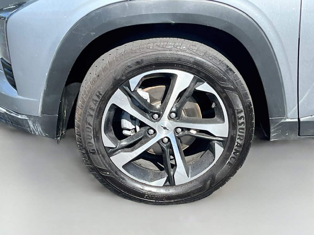 Used 2025 Chevrolet Trax RS w/ Driver Confidence Package FWD image 29