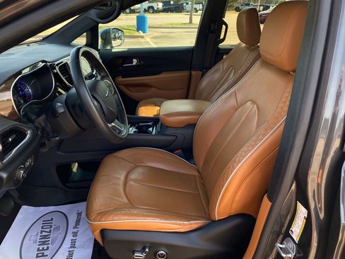 Used 2021 Chrysler Pacifica Pinnacle image 10