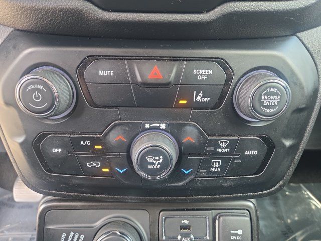 Used 2023 Jeep Renegade Latitude AWD/4WD image 25