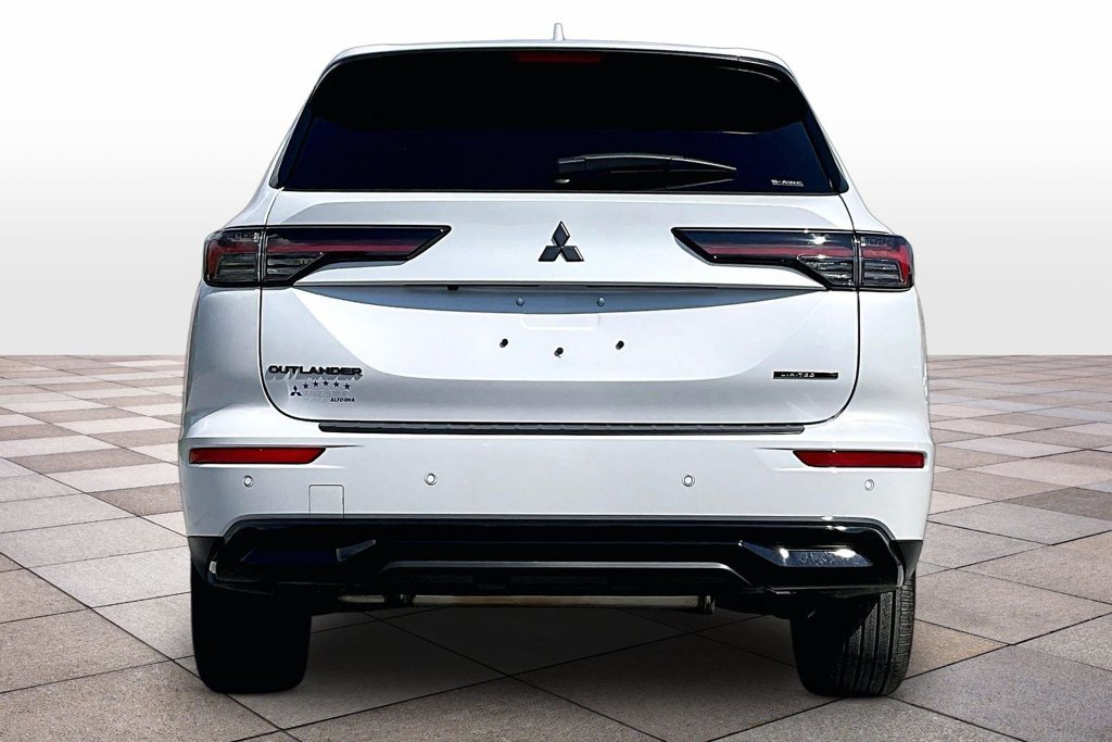 Used 2026 Mitsubishi Outlander LE AWD/4WD image 4