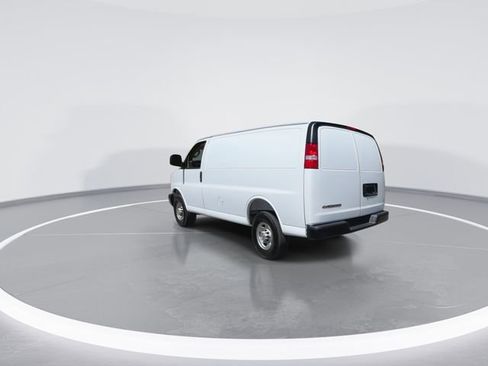Used 2025 Chevrolet Express 2500 RWD image 9