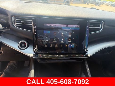 Used 2024 Jeep Wagoneer L Series II w/ Convenience Group I AWD/4WD image 12