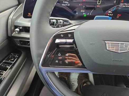 New 2026 Cadillac Vistiq Sport image 18