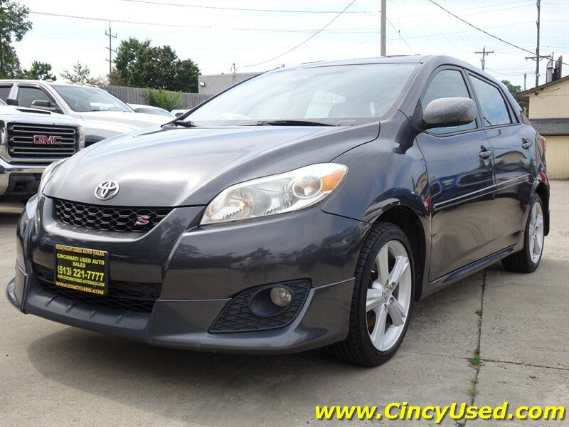 Used 2010 Toyota Matrix S w/ Sport Pkg FWD image 3
