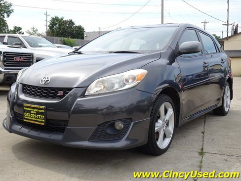 Used 2010 Toyota Matrix S FWD image 3