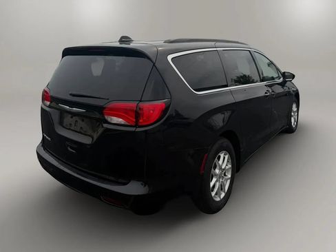 Used 2020 Chrysler Voyager Lxi FWD image 7