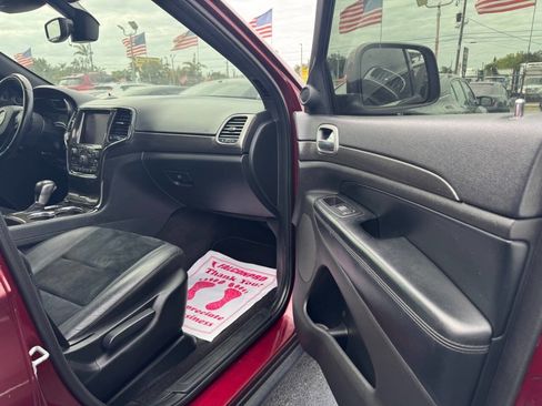 Used 2018 Jeep Grand Cherokee Laredo image 19