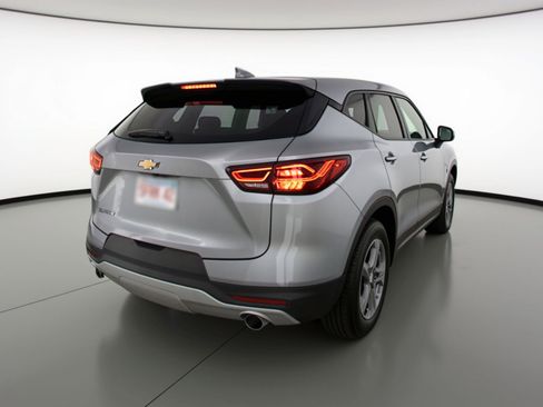 Used 2025 Chevrolet Blazer LT image 9