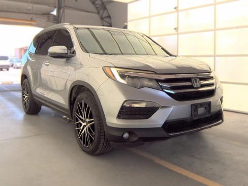 Used 2016 Honda Pilot Elite image 2