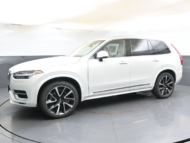 Used 2025 Volvo XC90 B5 Plus w/ Protection Package Premier AWD/4WD image 2