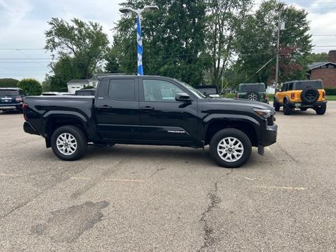 Used 2024 Toyota Tacoma SR5 AWD/4WD image 2