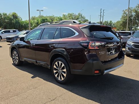 Used 2023 Subaru Outback Touring AWD/4WD image 6