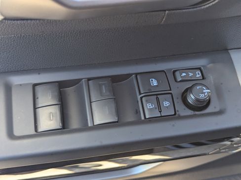 Used 2025 Toyota Tundra Limited image 23