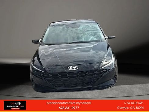 Used 2023 Hyundai Elantra SEL w/ Cargo Package FWD image 2