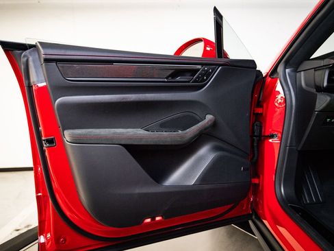 New 2026 Porsche Macan GTS Electric image 23