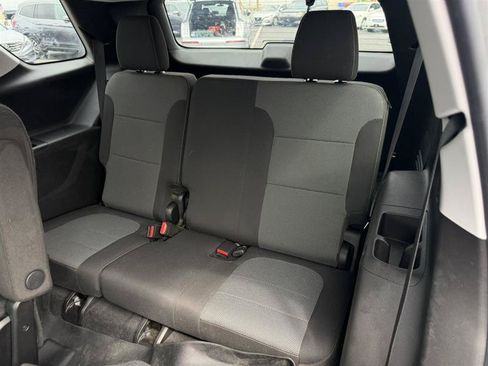 Used 2018 Chevrolet Traverse LT FWD image 30