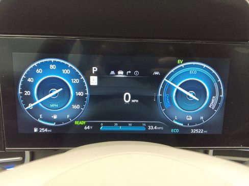 Used 2025 Hyundai Elantra SEL FWD image 23