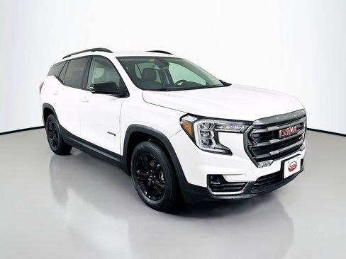 Used 2023 GMC Terrain AT4 AWD/4WD image 3