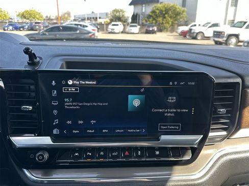 Used 2022 Chevrolet Silverado 1500 High Country w/ Technology Package image 24