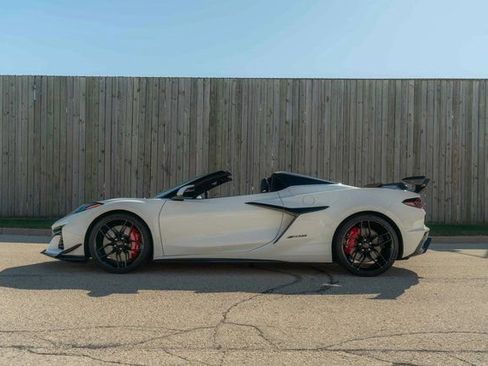 Used 2025 Chevrolet Corvette Z06 w/ Z07 Performance Package image 31